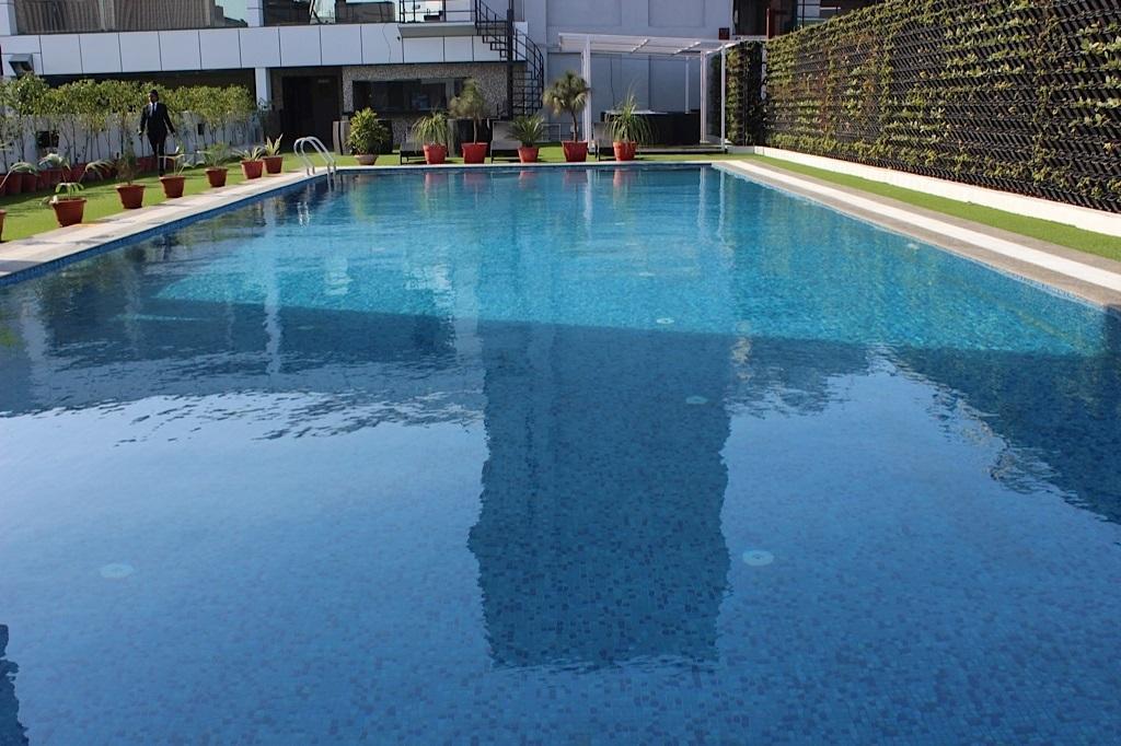 Xenious World Square Hotel Ghaziabad Esterno foto