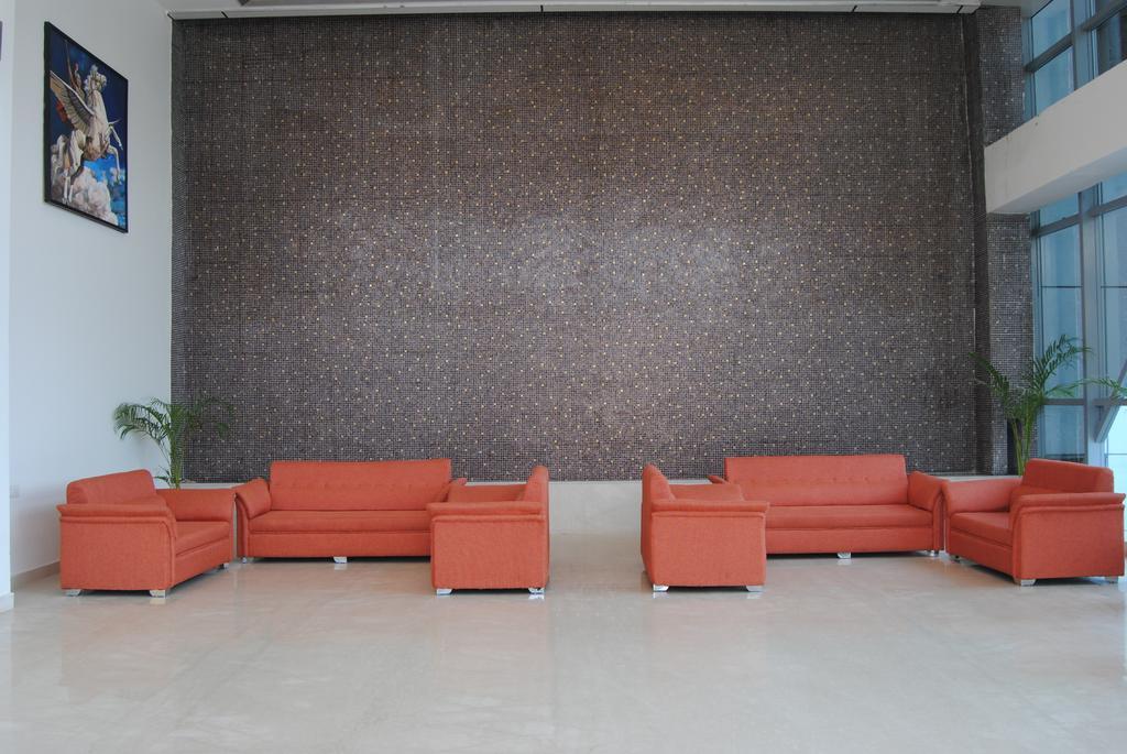 Xenious World Square Hotel Ghaziabad Esterno foto